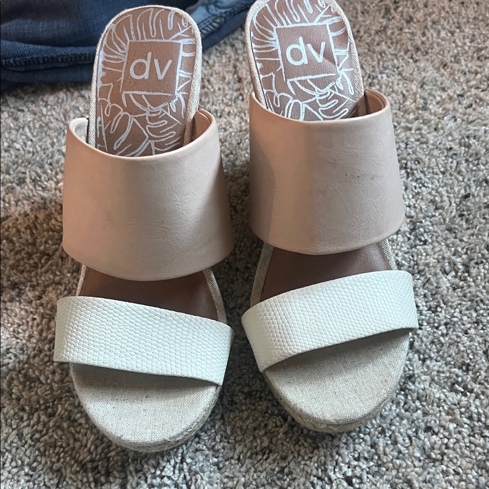DV by Dolce Vita Women's Beige and White Wedges